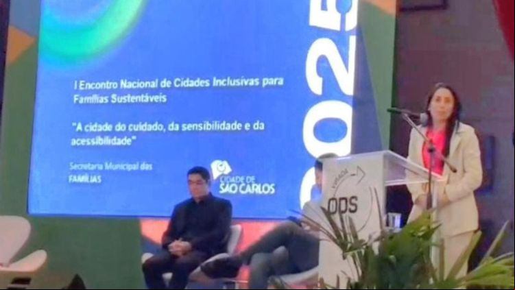 Secretária debate políticas de fortalecimento das famílias em evento em São Paulo