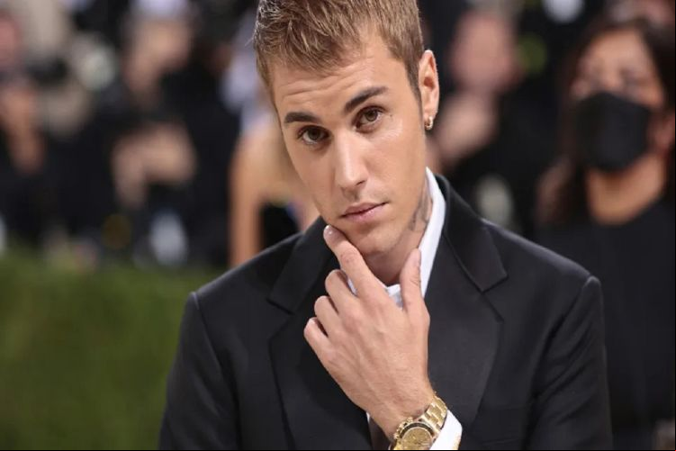 Justin Bieber se irrita com fotógrafos e dispara ofensas