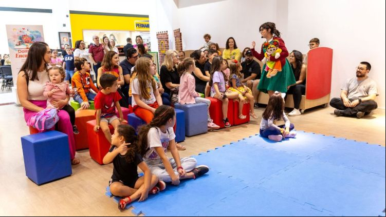 “O Patinho Feio” ganha vida em contação de histórias gratuita no Shopping Iguatemi São Carlos