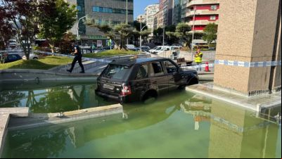 Idoso sofre ataque cardíaco ao volante e carro cai em fonte na Espanha