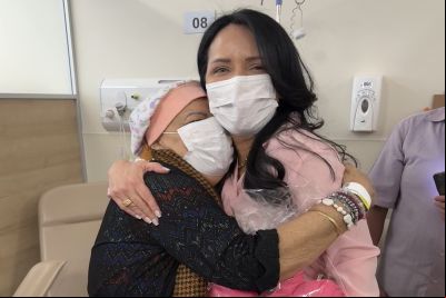 Fundo Social de São Paulo entrega 300 almofadas de apoio a pacientes oncológicas no Hospital da Mulher