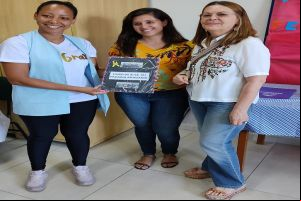 Fundo Social de Solidariedade entrega certificado de conclusão de curso de padaria artesanal para alunos da APAE