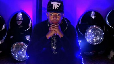 MC Koringa leva romantismo para o funk carioca em &quot;A Mais Linda do Baile&quot;