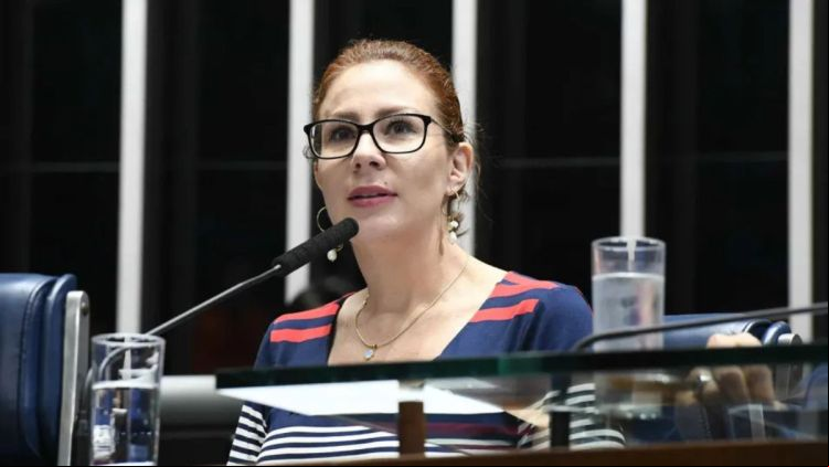 Carla Zambelli diz ter arrecadado mais de R$ 166 mil em um dia com Pix de seguidores