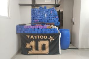 Homem é preso com mais de 200 kg de drogas, arma e dinheiro em Piracicaba (SP)
