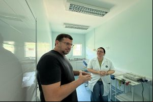 Prefeito Ronaldo Venturi e vice-prefeito Damião acompanham os trabalhos no Hospital Municipal