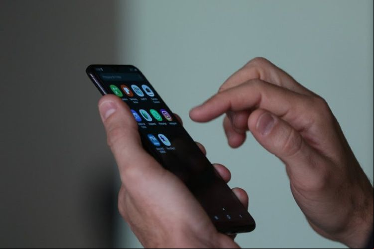 Governo amplia Celular Seguro com alertas por WhatsApp