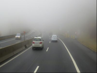 Trecho com neblina requer atenção redobrada dos motoristas