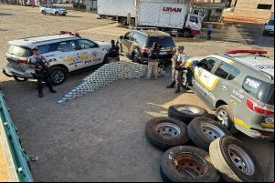 Caminhoneiro é preso com 220 tijolos de pasta base de cocaína