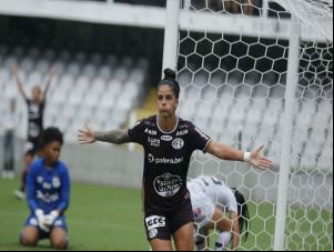 Patrícia Sochor leva Ferroviária à liderança do Brasileiro Feminino
